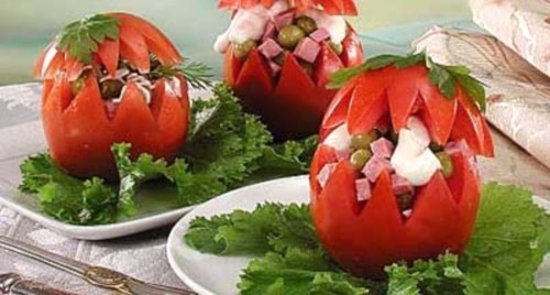 Помидоры, фаршированные горошком с ветчиной